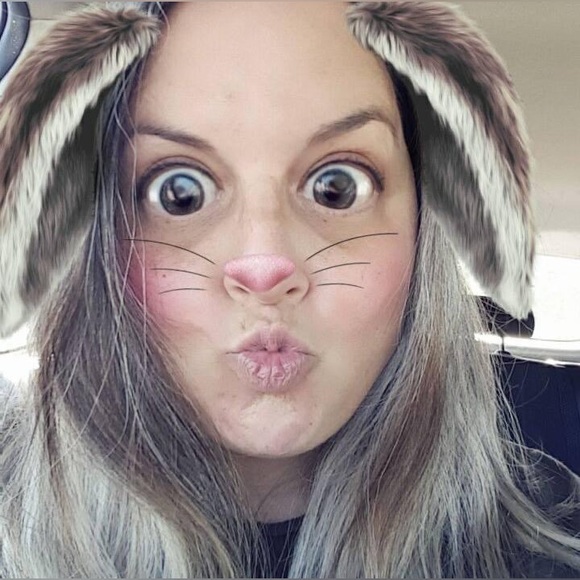 Meet your Posher, Melanie (Violet). - Picture 7 of 16